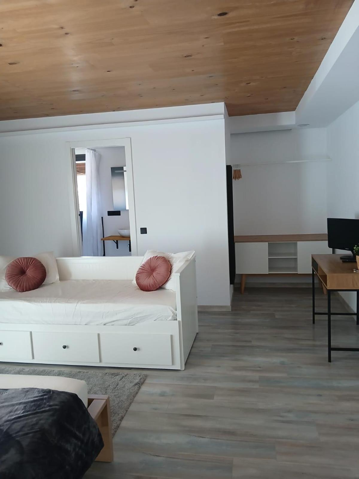 Bibrabe Home Сан-Фелиу-де-Гишольс Экстерьер фото