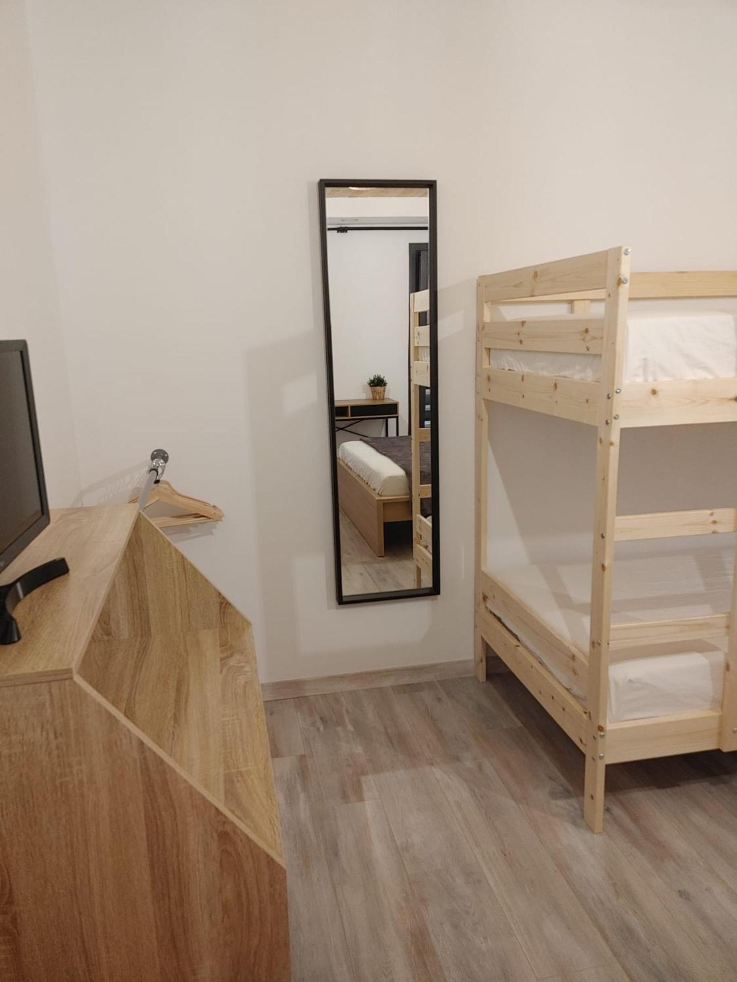 Bibrabe Home Сан-Фелиу-де-Гишольс Экстерьер фото